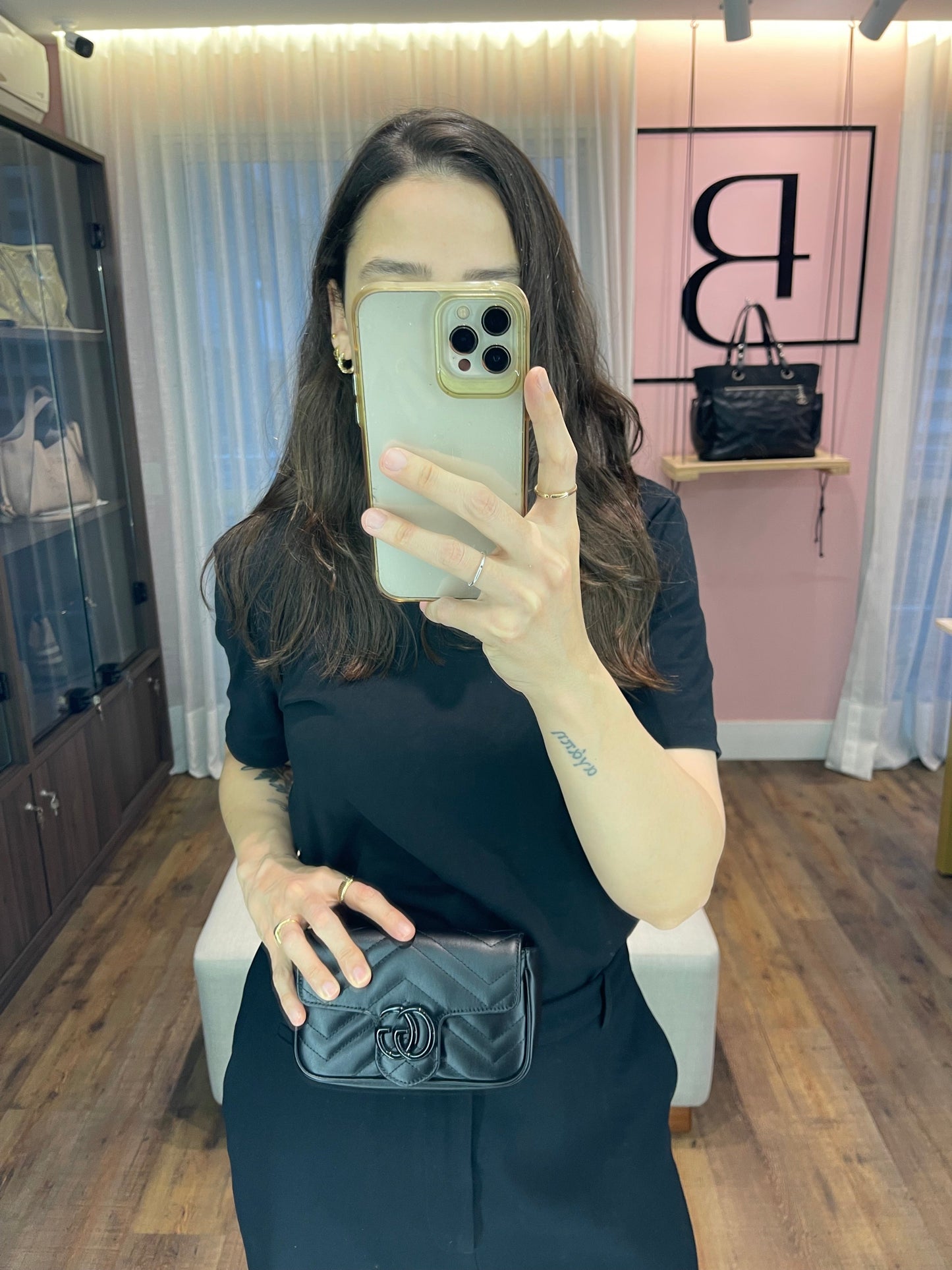 Gucci Mini Marmont em Couro Preto