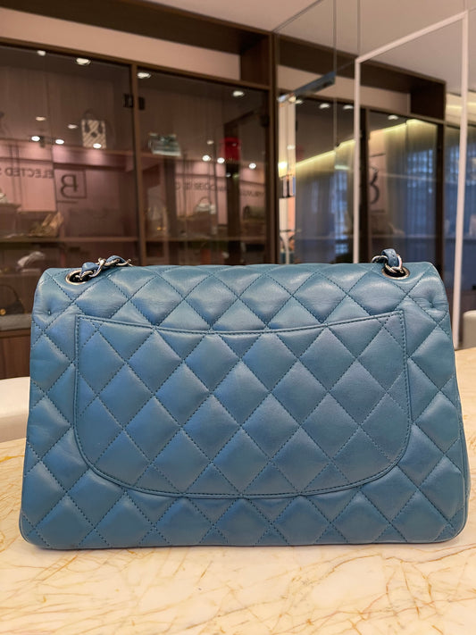 Chanel Classic Double Flap em Couro Lambskin Azul