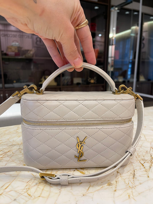 Saint Laurent Gaby Vanity em Couro Branco