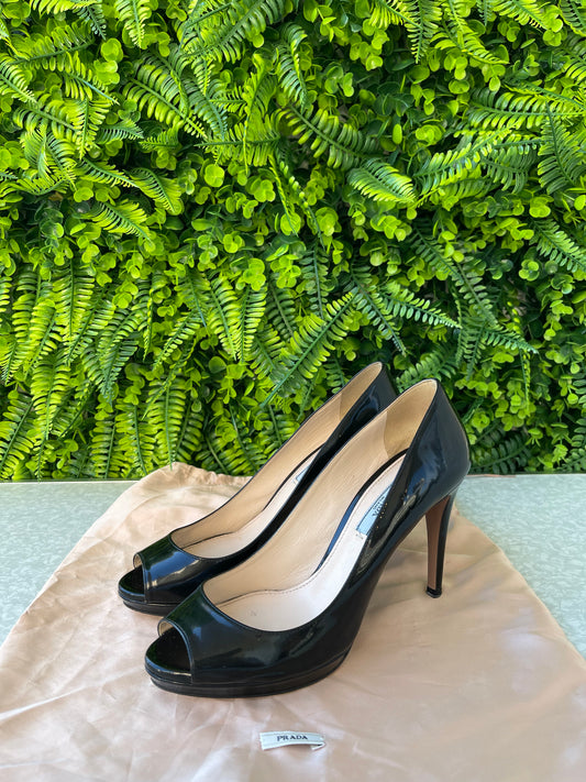 Sapato Prada Peep Toe Verniz Preto