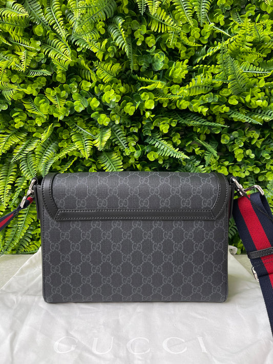 Gucci GG Messenger Supreme