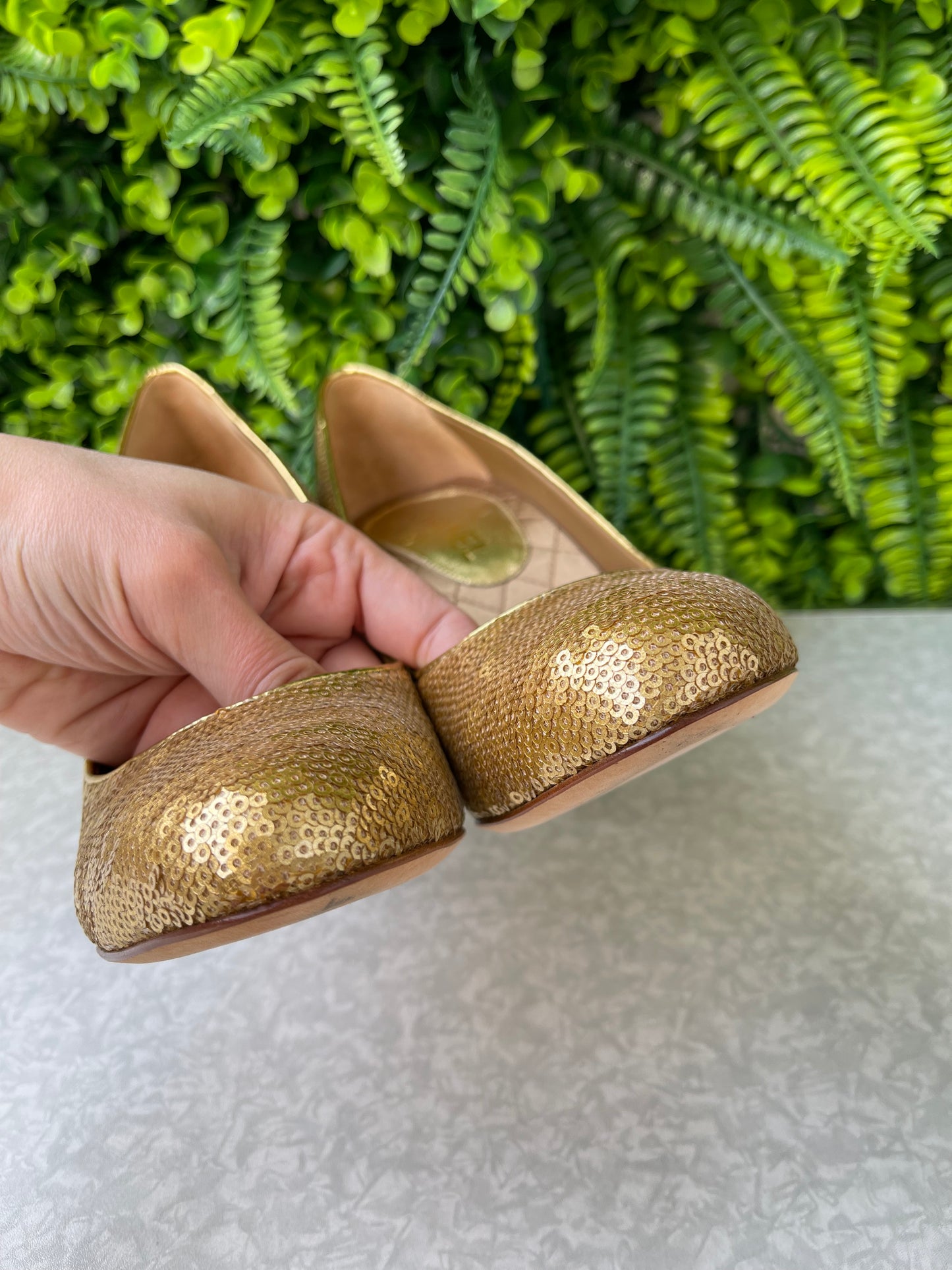 Sapato Chanel Gold Heels