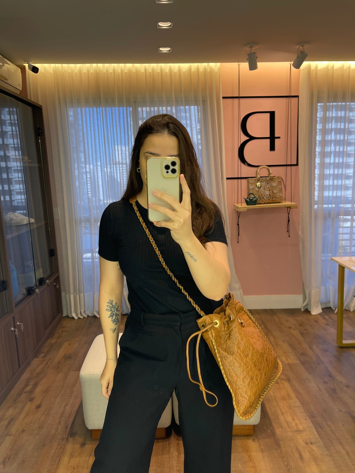 Chanel Floral Embossed Leather Marrom