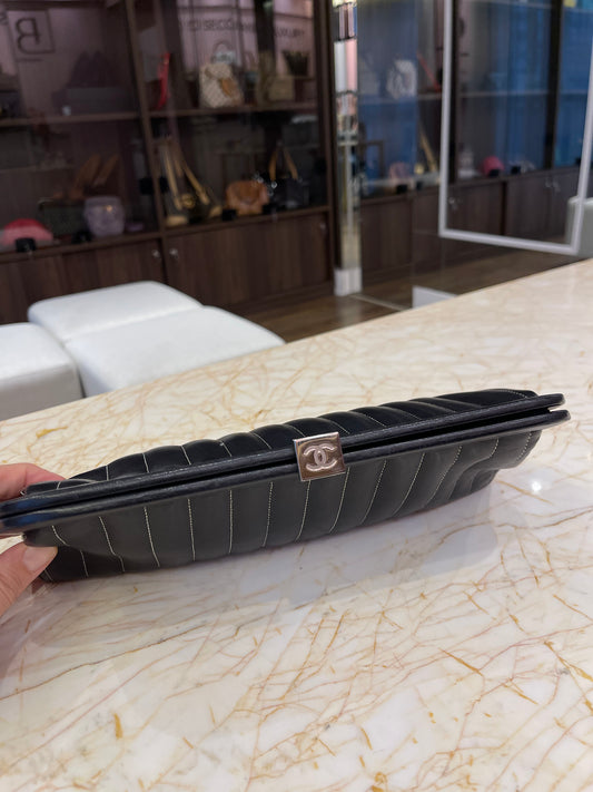 Clutch Chanel Mademoiselle Ligne Preta