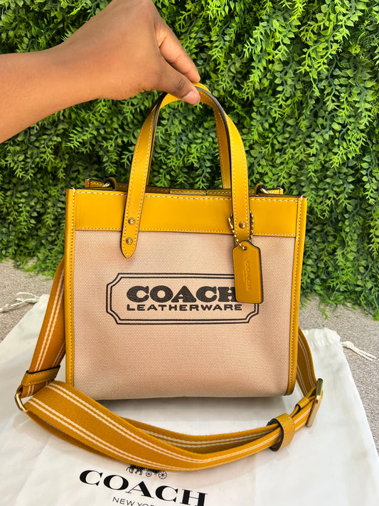 Coach Field Tote 22 Amarela