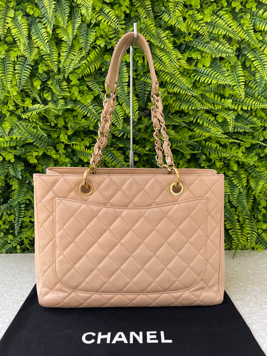 Chanel Shopper Nude