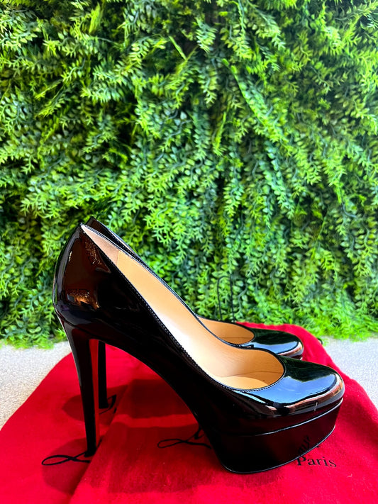 Scarpin Christian Louboutin Verniz Preto
