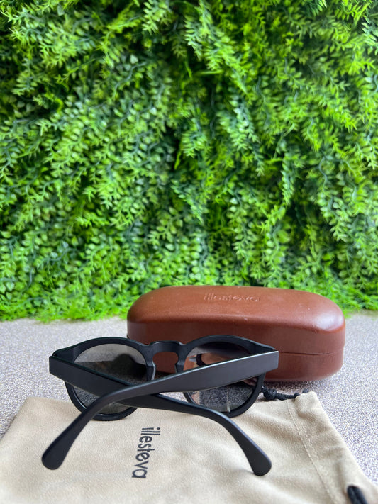 Óculos de Sol Illesteva espelhado preto