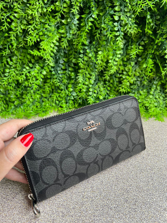 Carteira Coach monograma Preta