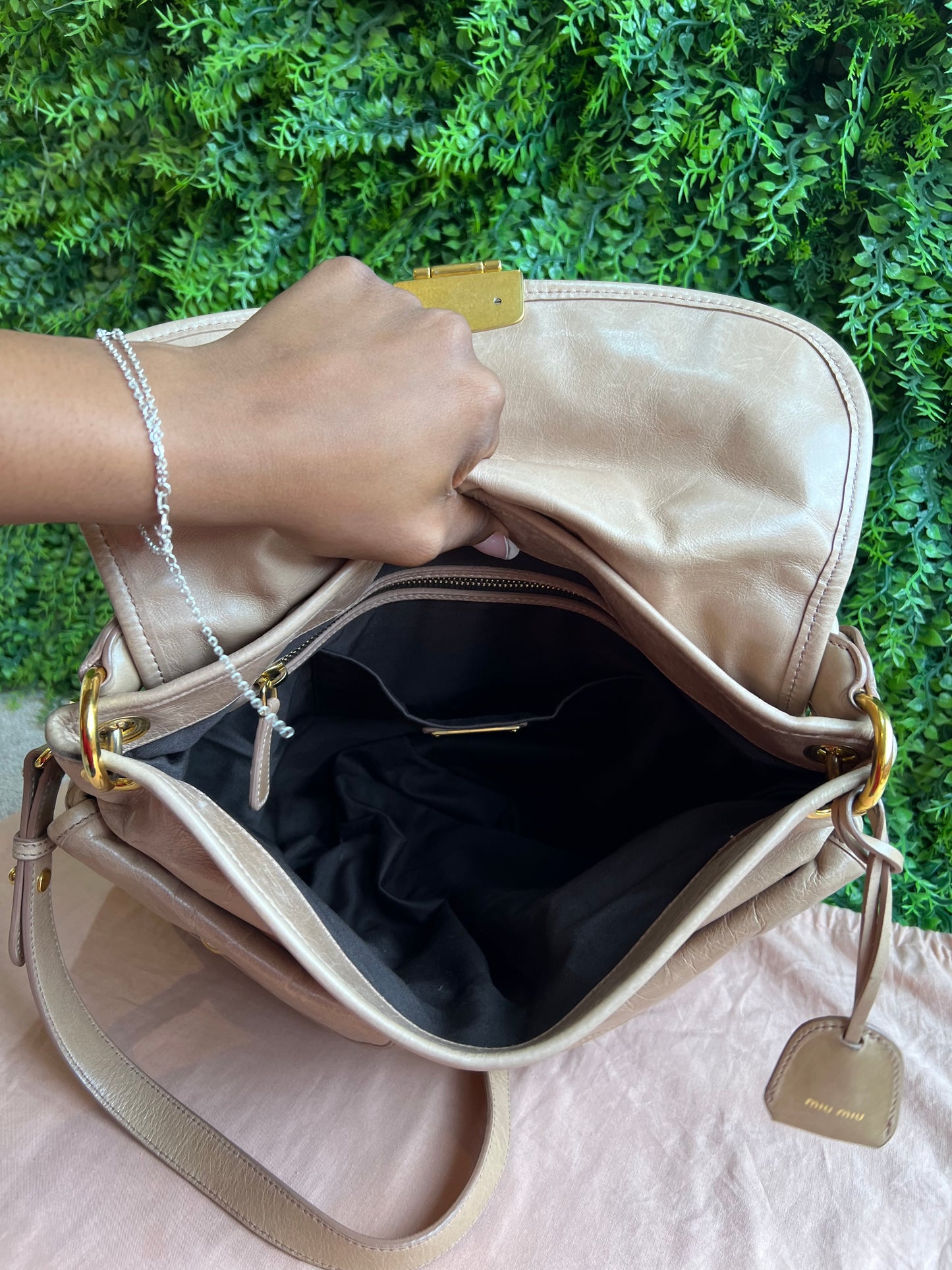 Miu Miu Matelassê Hobo Bege