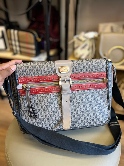 Victor Hugo Messenger Monograma