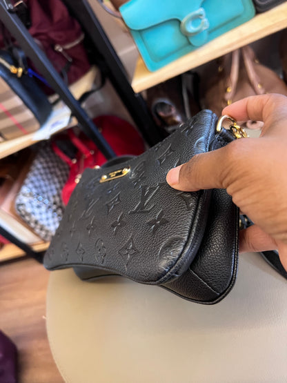 Louis Vuitton Pochette Liv Couro