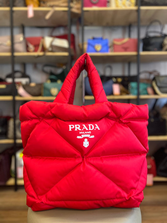 Prada Re-Nylon Padded Vermelha