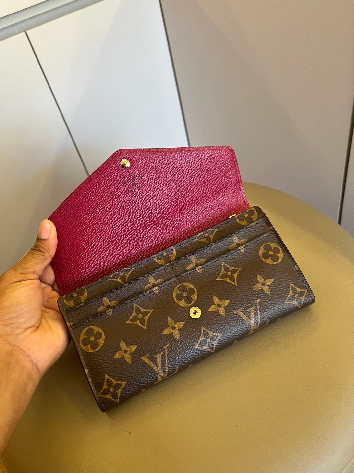 Carteira Louis Vuitton Sarah Monograma