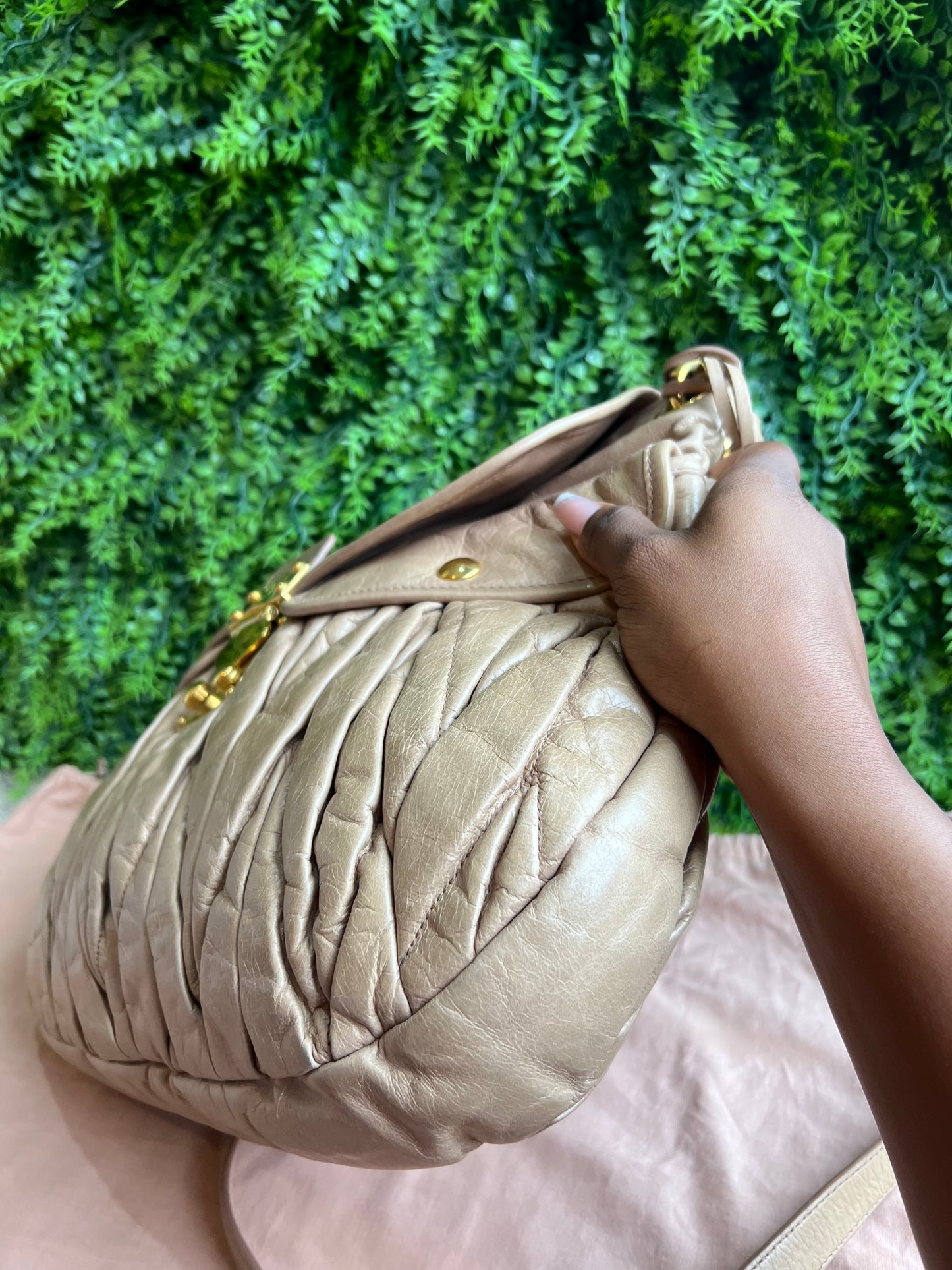 Miu Miu Matelassê Hobo Bege