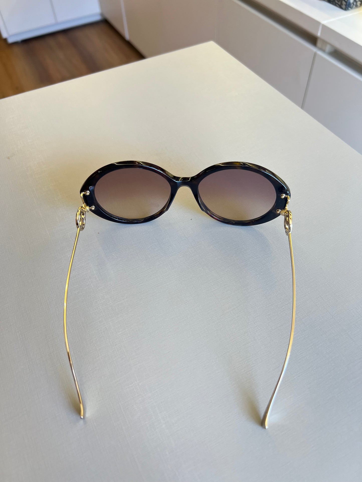 Óculos de Sol Gucci Round Interlock