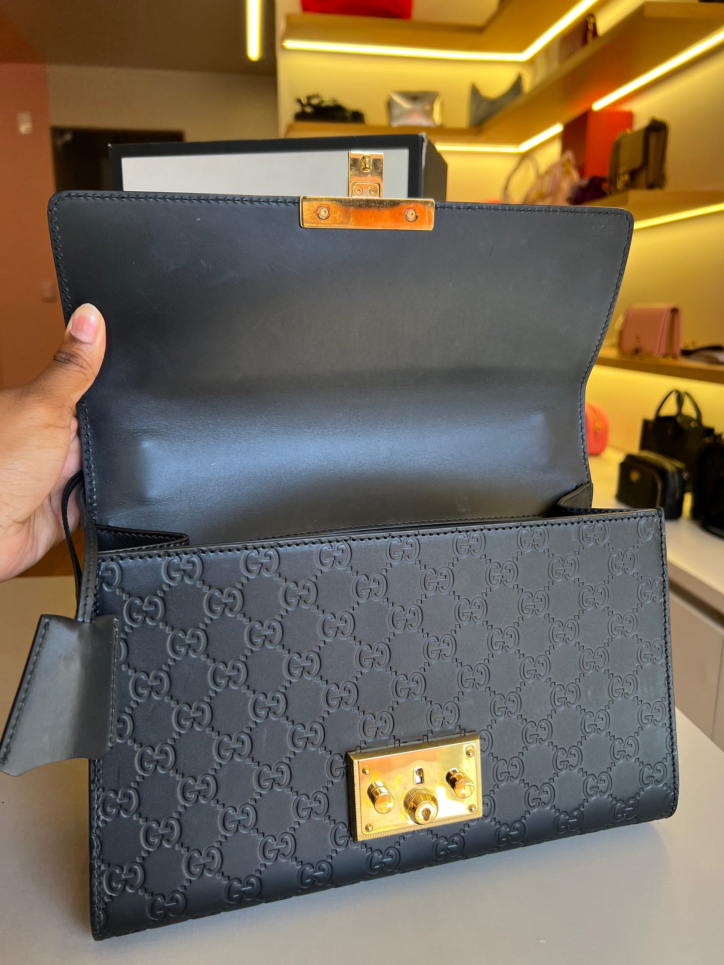 Gucci Padlock Preta Media