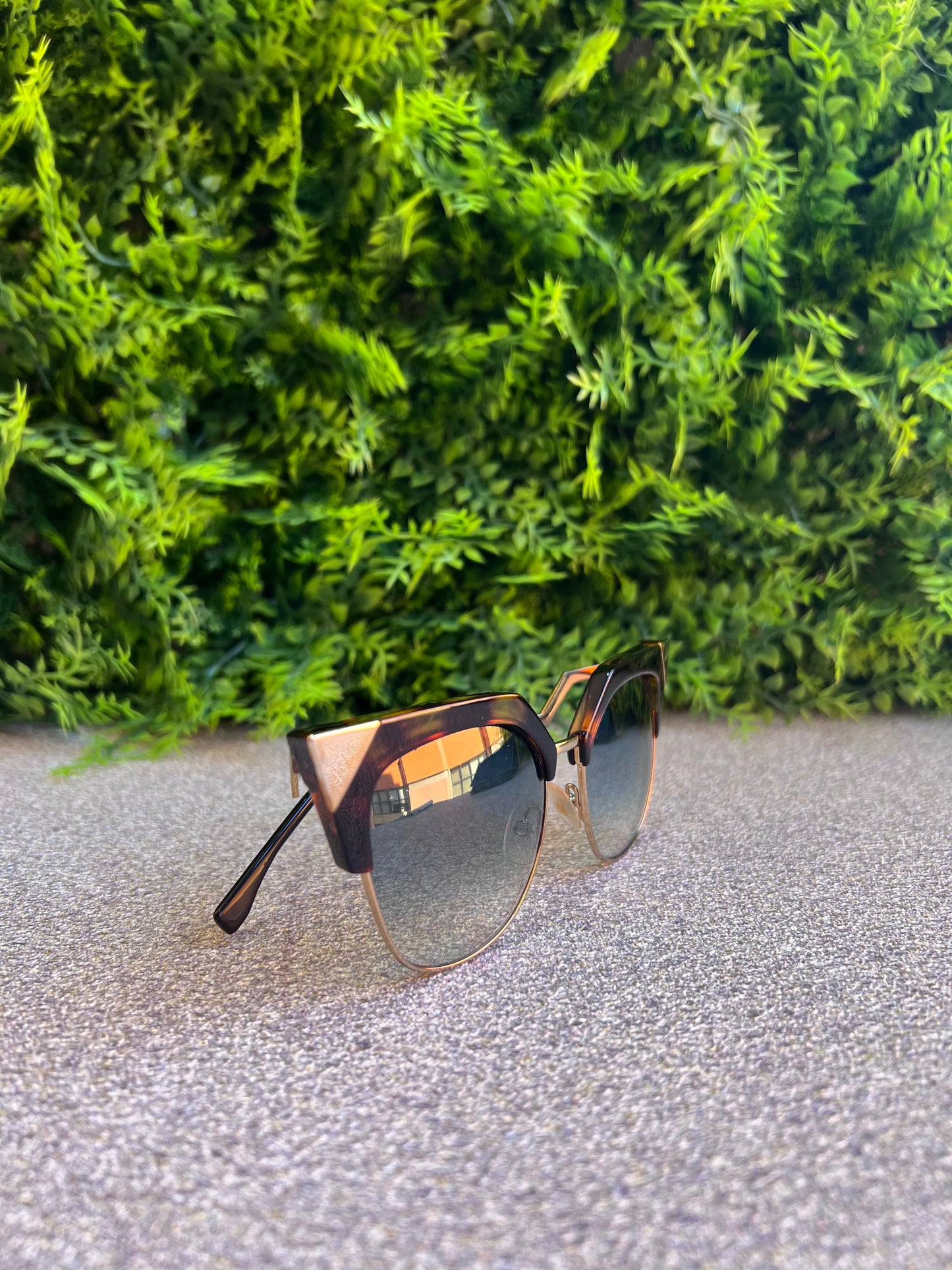 Óculos de Sol Fendi Tortoise