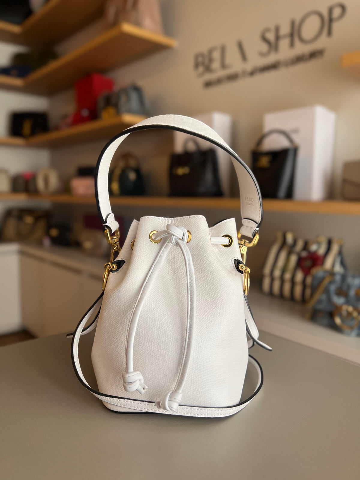 Fendi Mon Tresor Bucket Branca