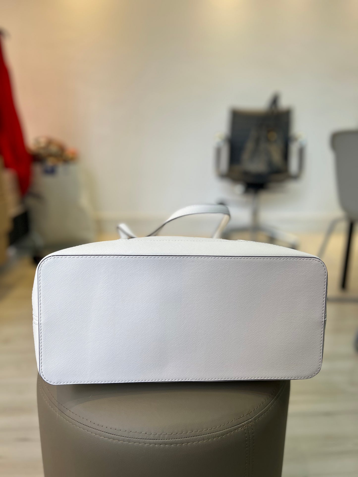 Michael Kors Shopping Off White