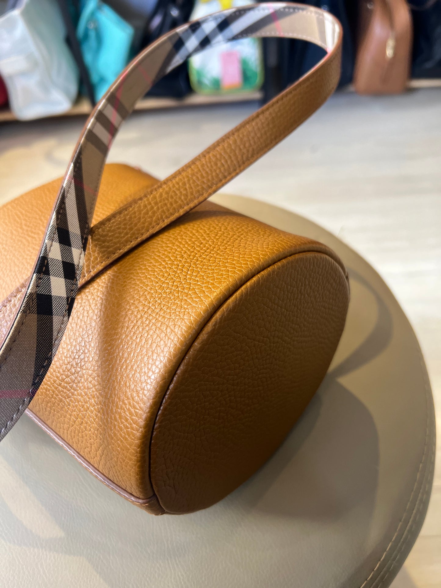 Burberry Lorne Bucket Marrom