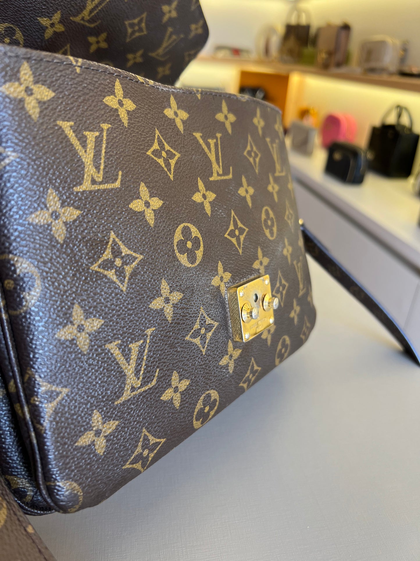 Louis Vuitton Pochette Métis Monograma