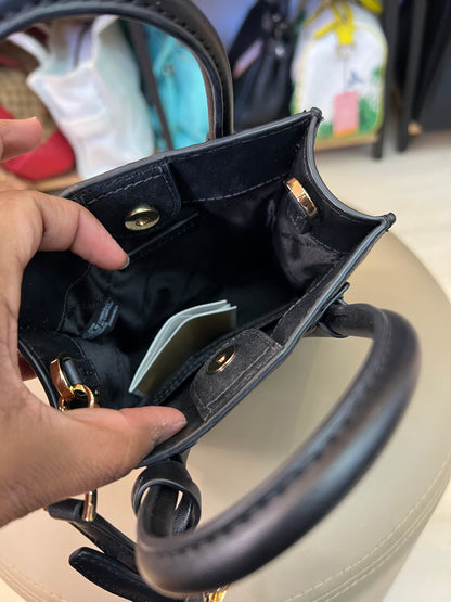 Michael Kors Mercer em Couro Preto