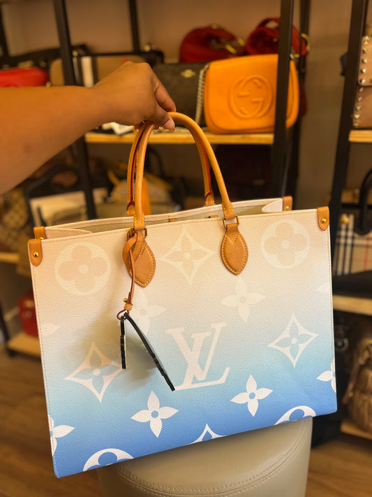 Louis Vuitton On the go By the Pool GM