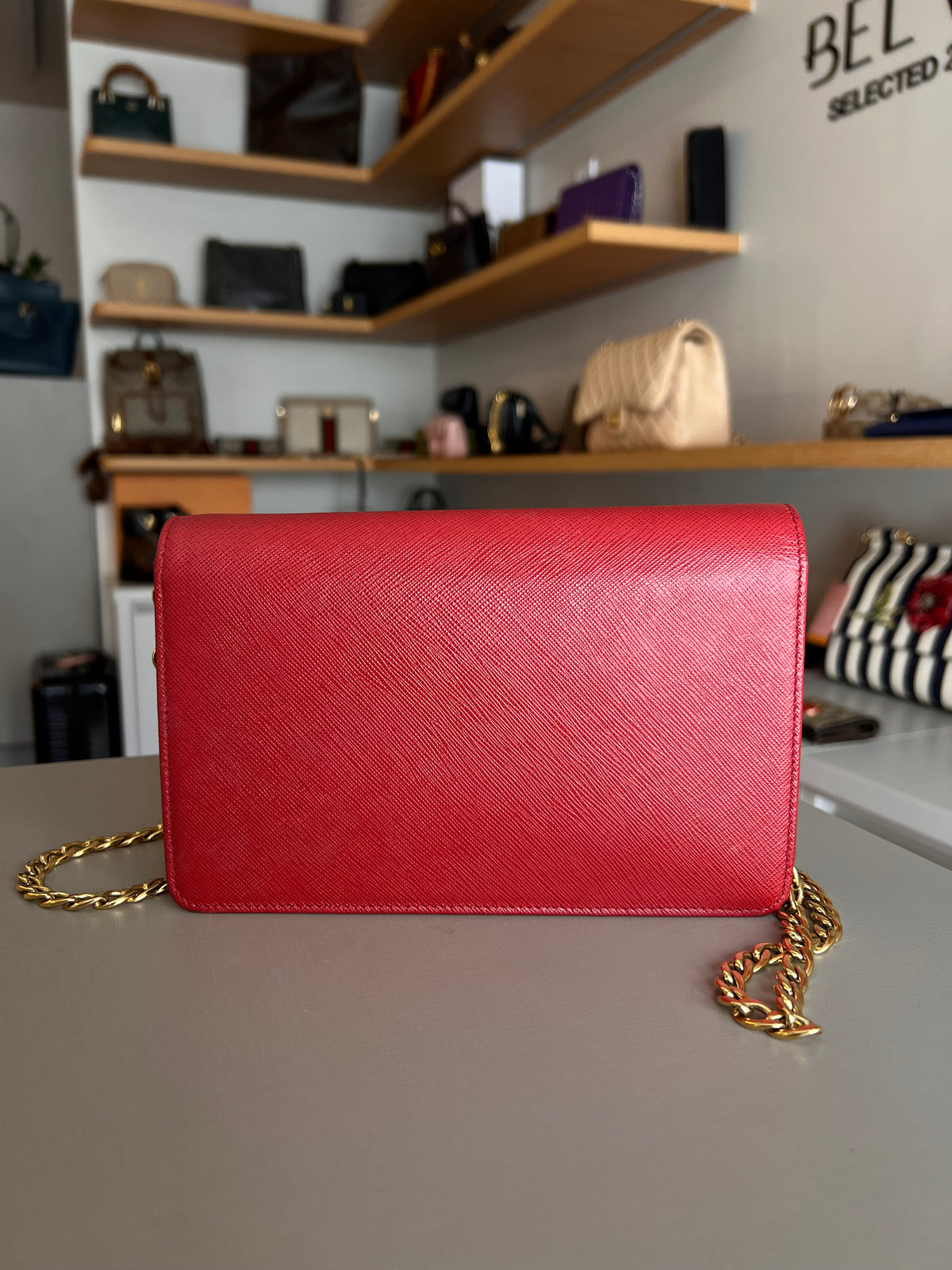 Prada Logo Chain Vermelha