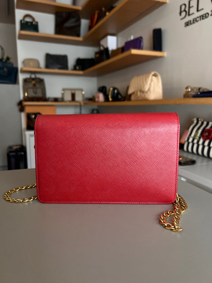 Prada Logo Chain Vermelha