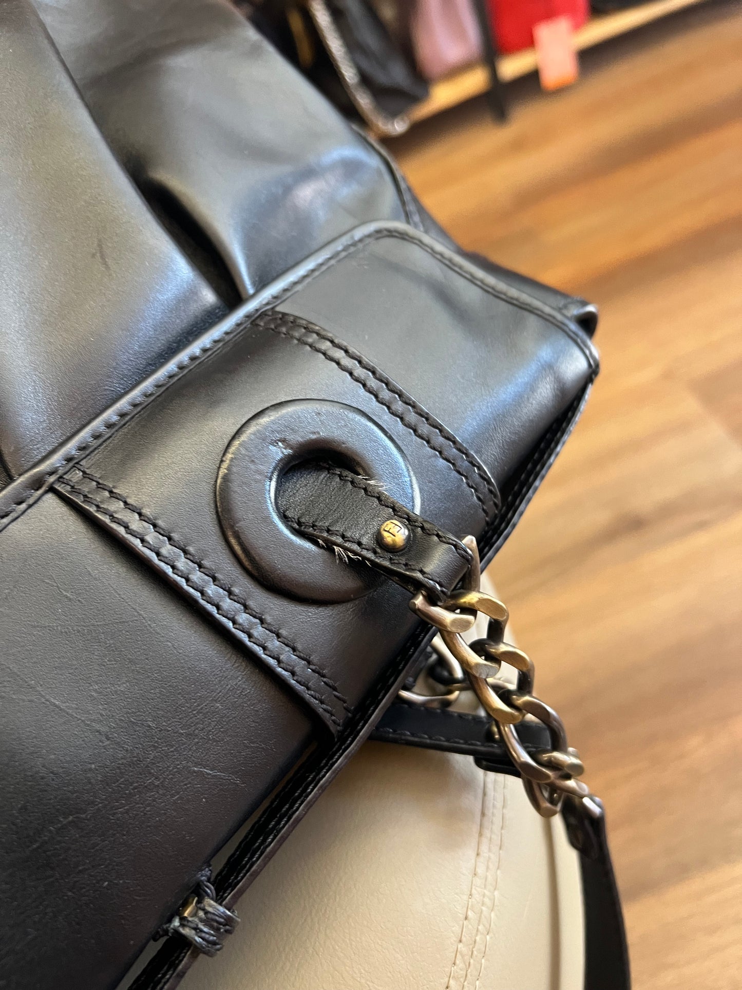 Fendi B Bag Preta