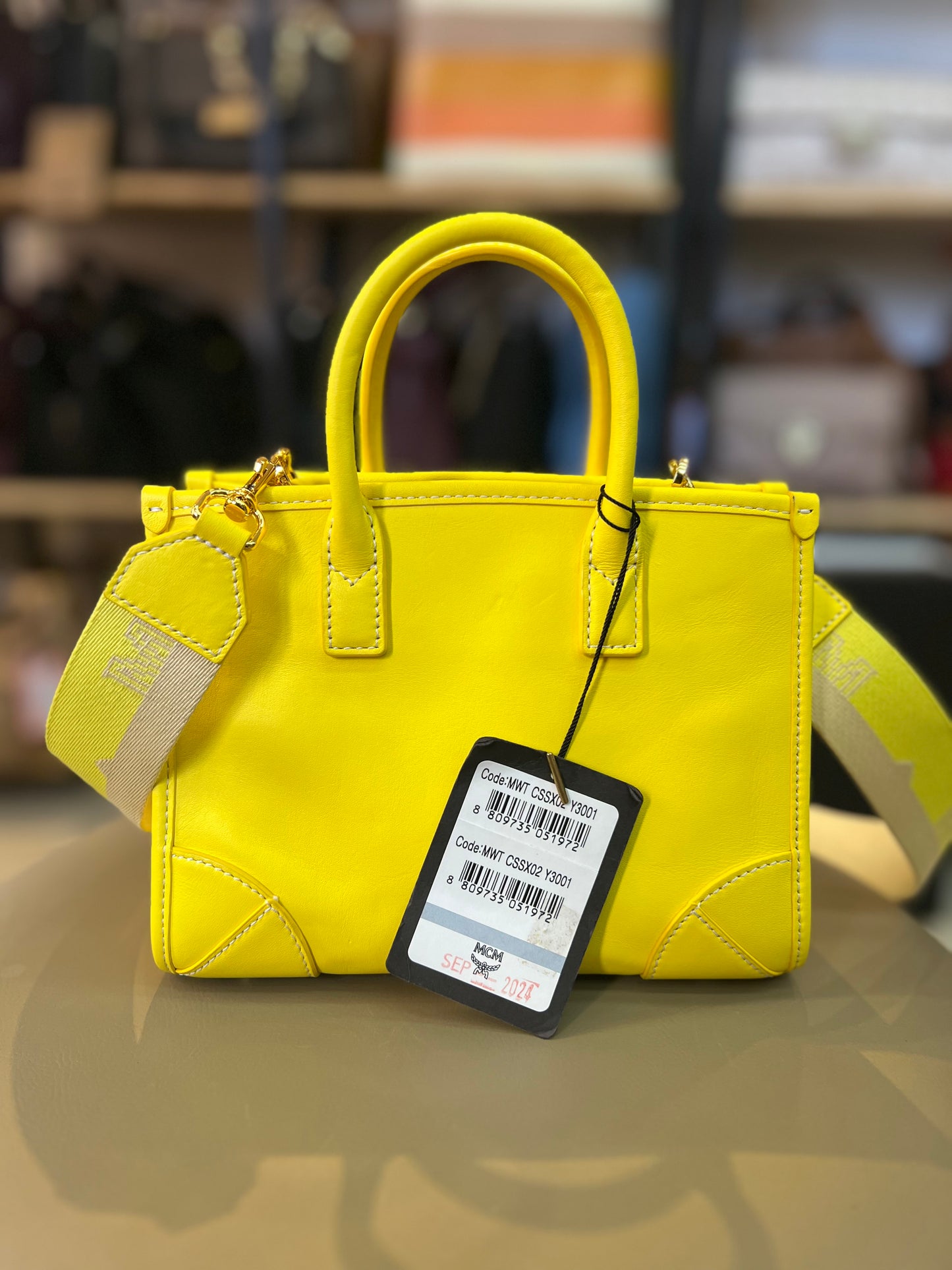 MCM Mini Tonal Logo Amarela