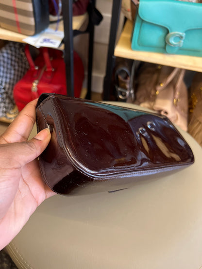 Clutch Louis Vuitton Logo Verniz