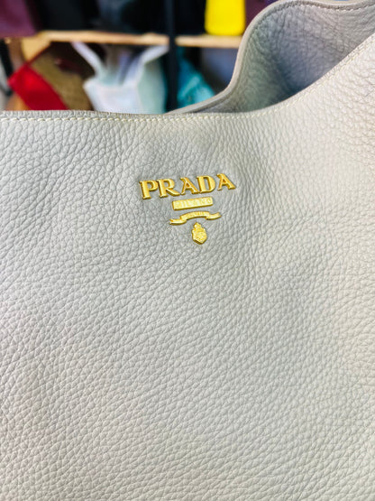 Prada Vitello Daino Cinza