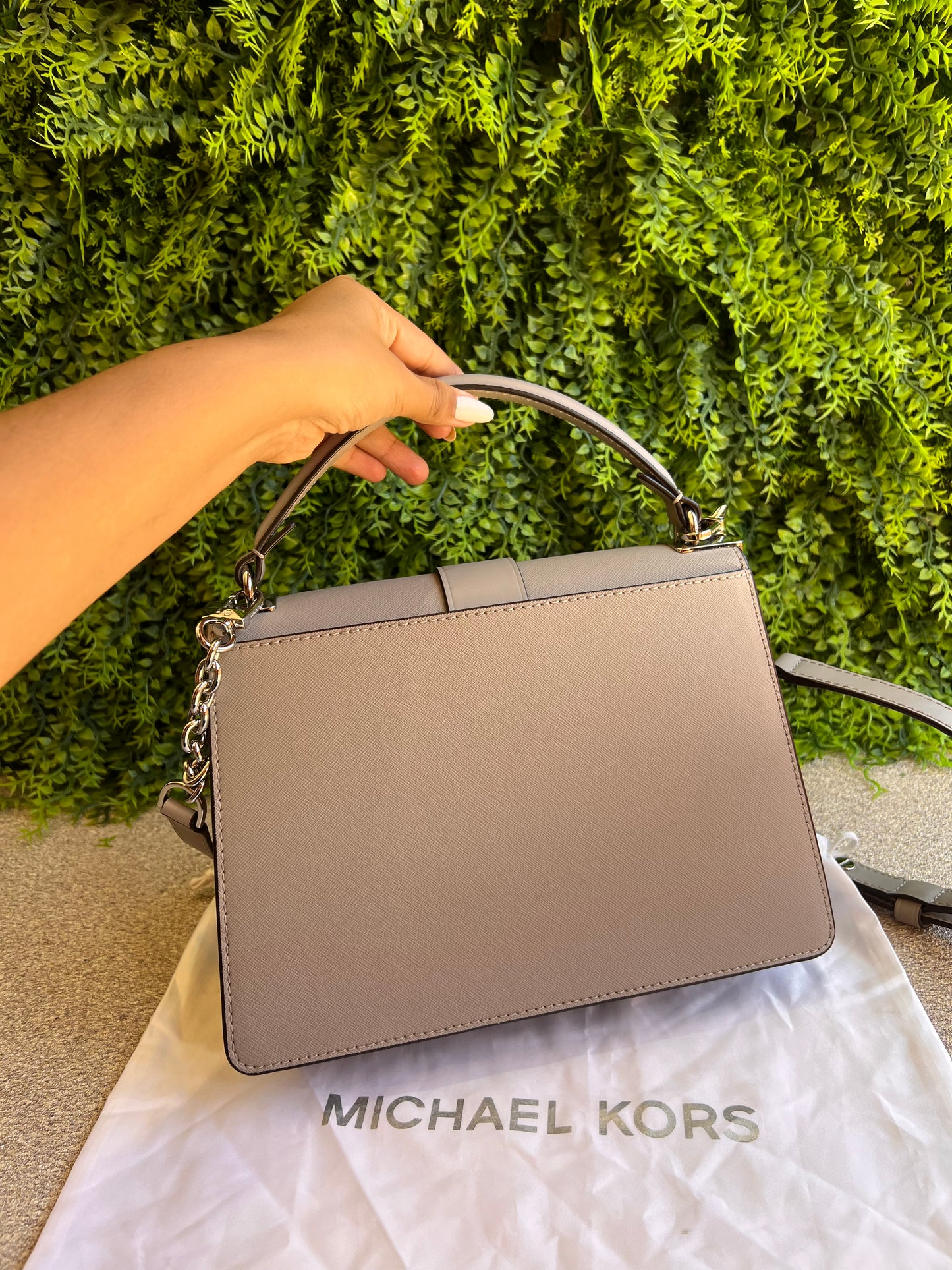 Michael Kors Greenwich em couro Saffiano