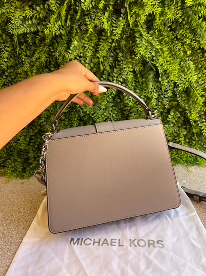 Michael Kors Greenwich em couro Saffiano