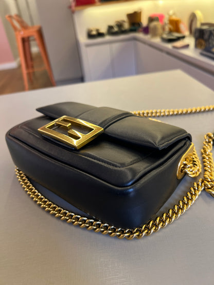 Fendi Mini Baguette Chain Preta