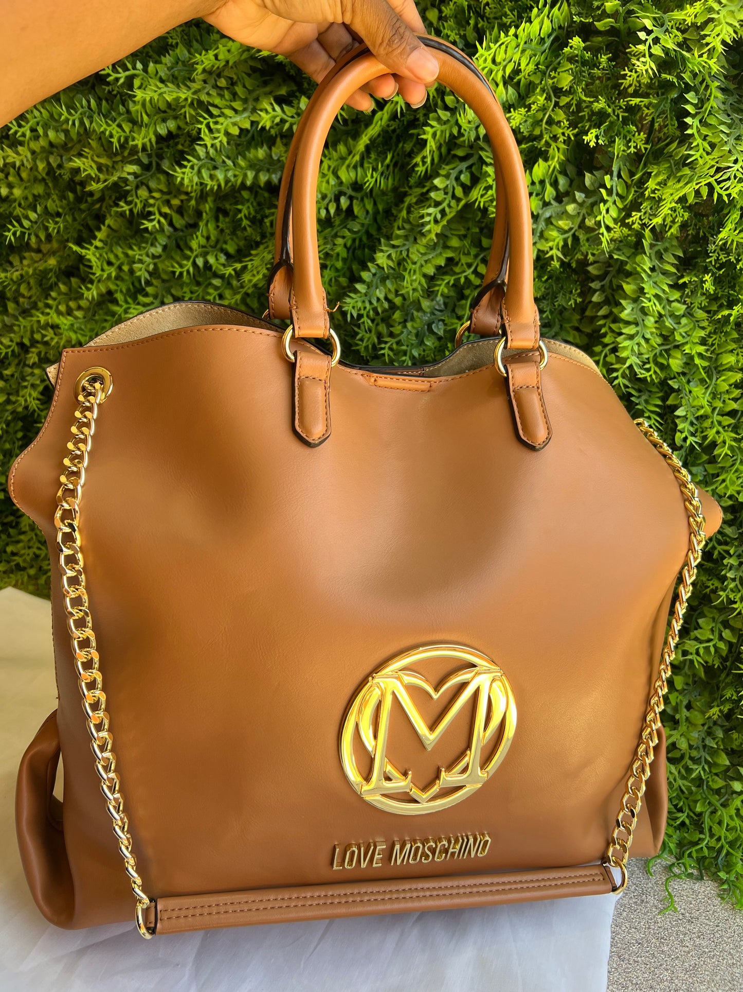 Bolsa Love Moschino Caramelo