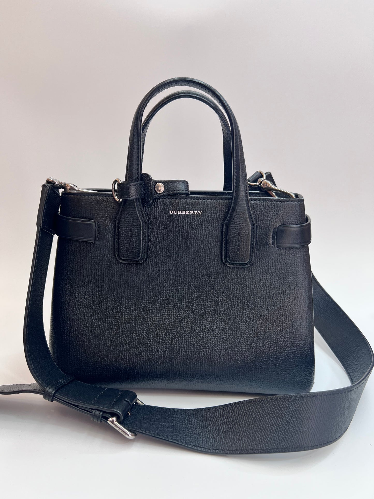 Burberry Banner Small Preta