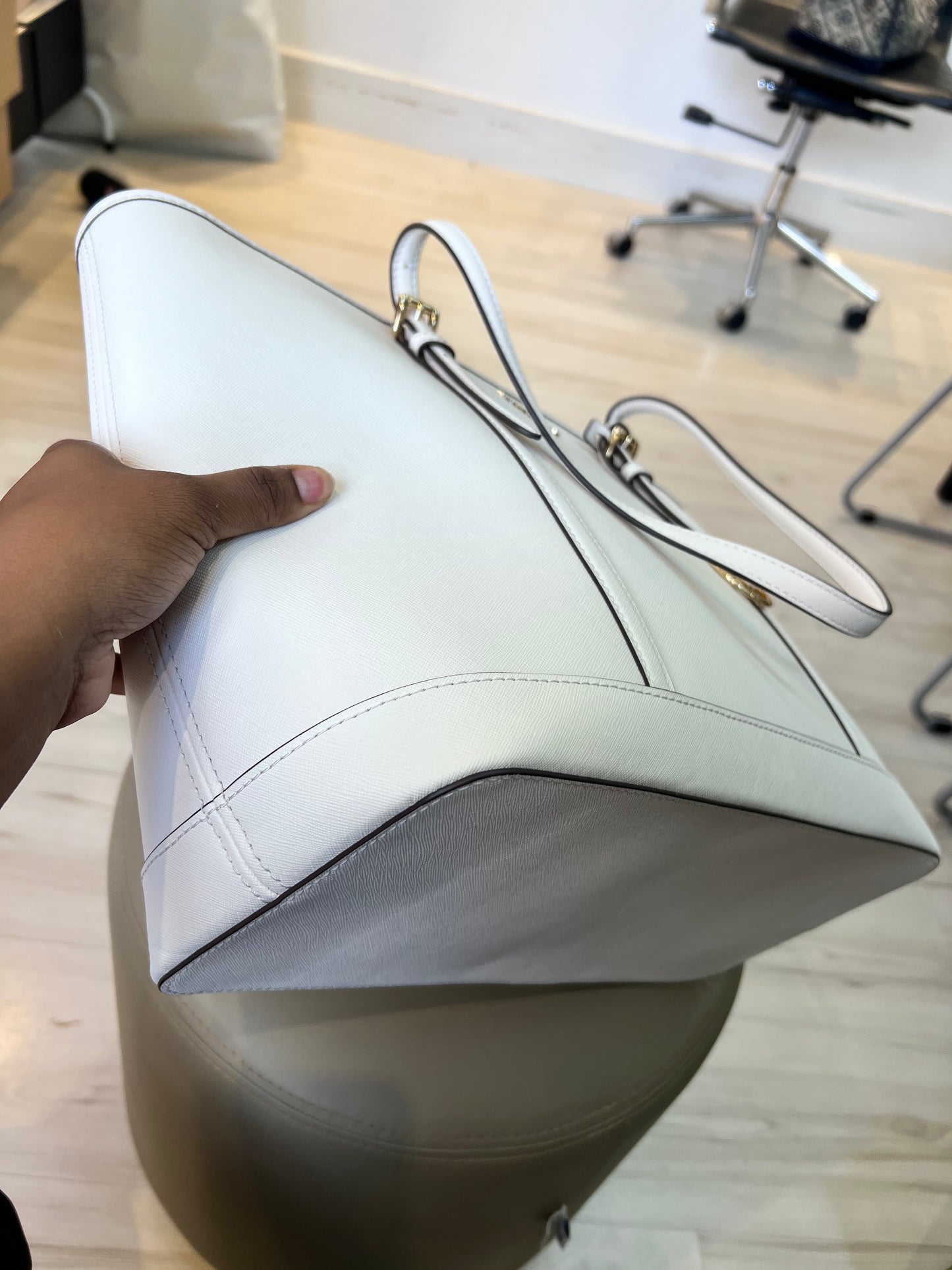 Michael Kors Shopping Off White