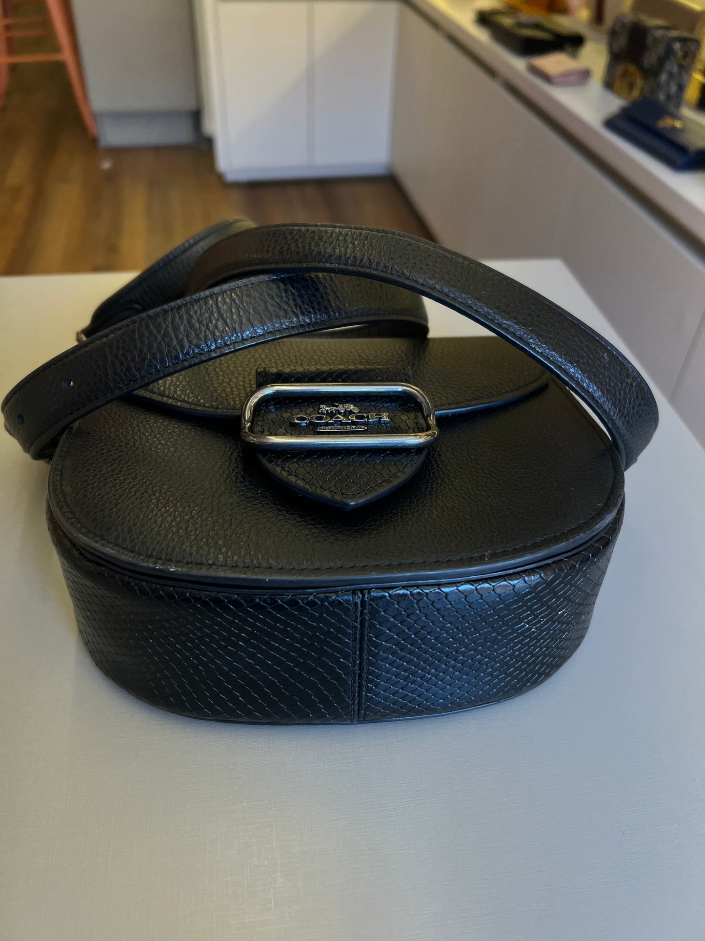 Coach Amelia Saddle Preta