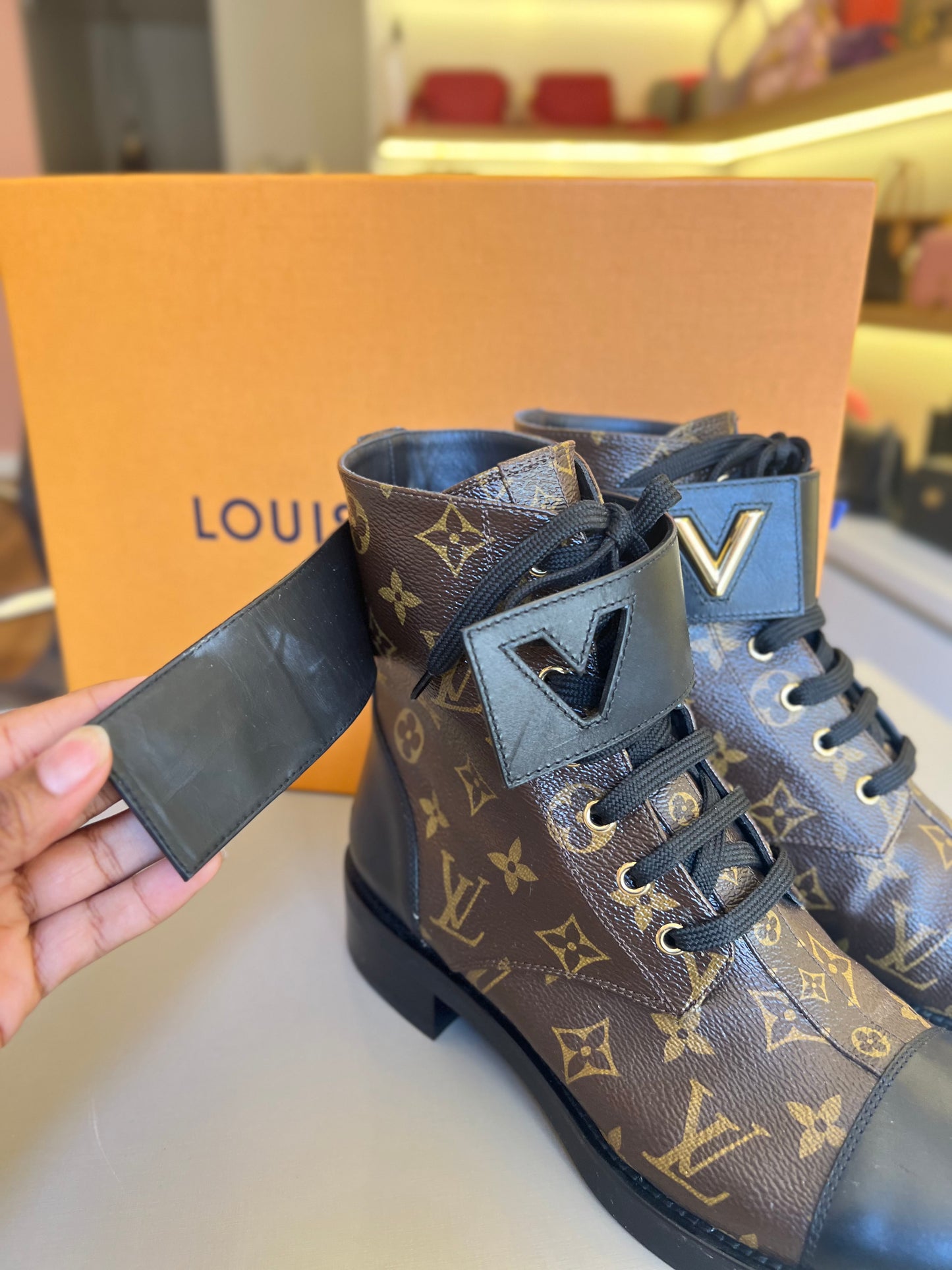 Bota Louis Vuitton Wonderland Boots Monograma