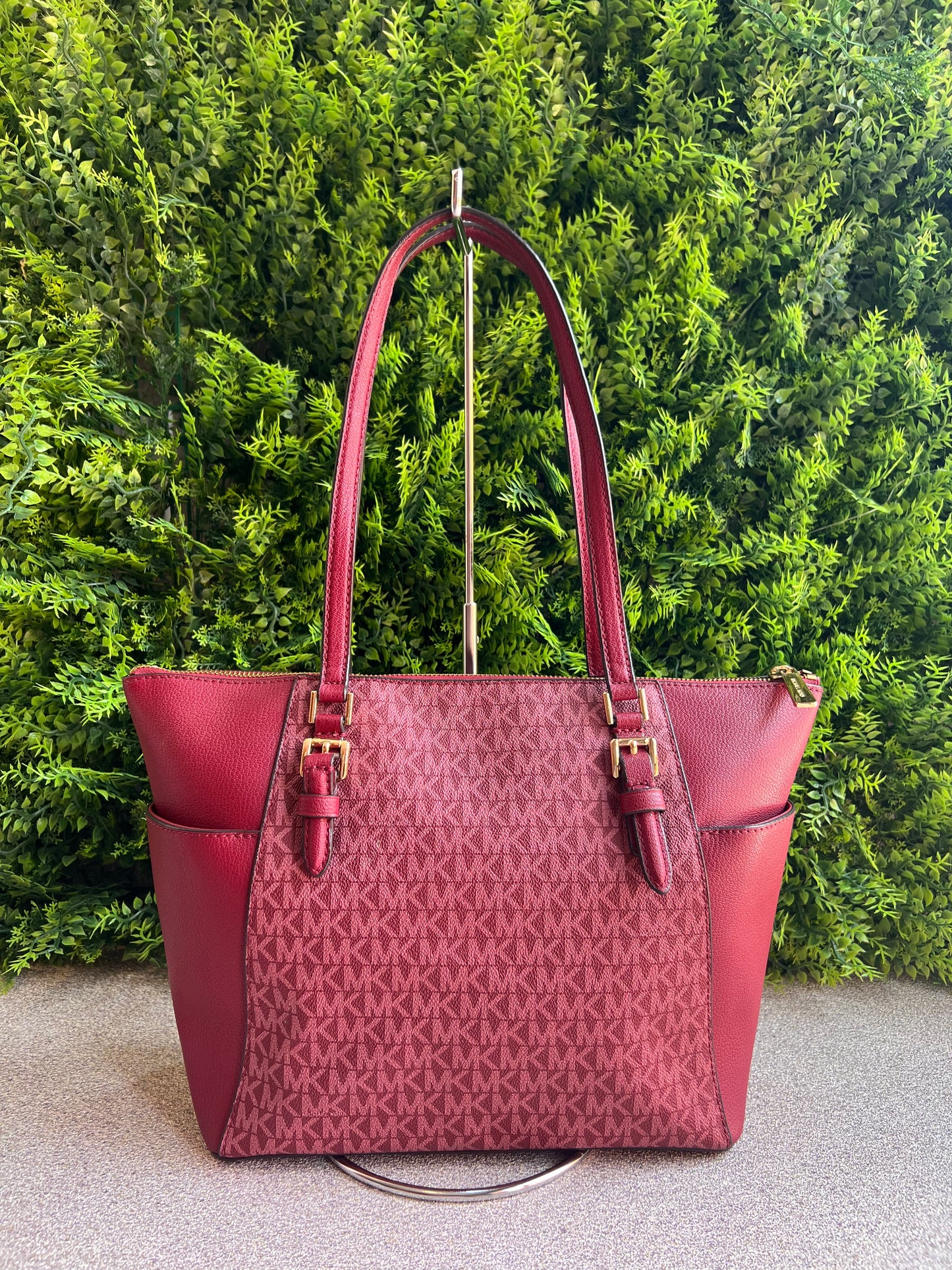 Michael Kors Charlotte Shopping Logo