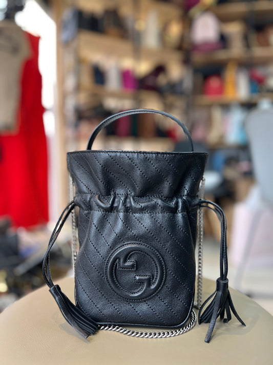 Gucci Blondie Mini Bucket em Couro Preto
