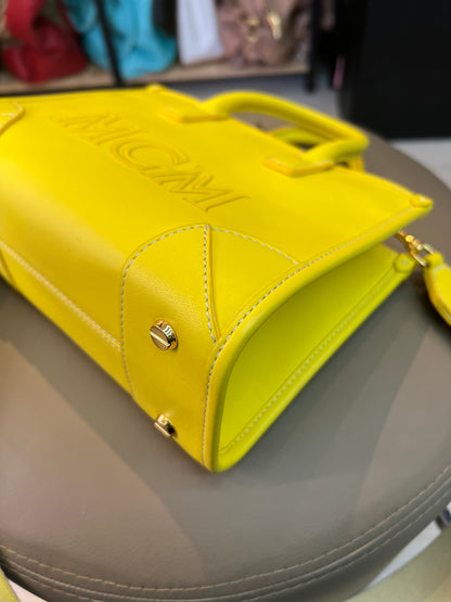 MCM Mini Tonal Logo Amarela