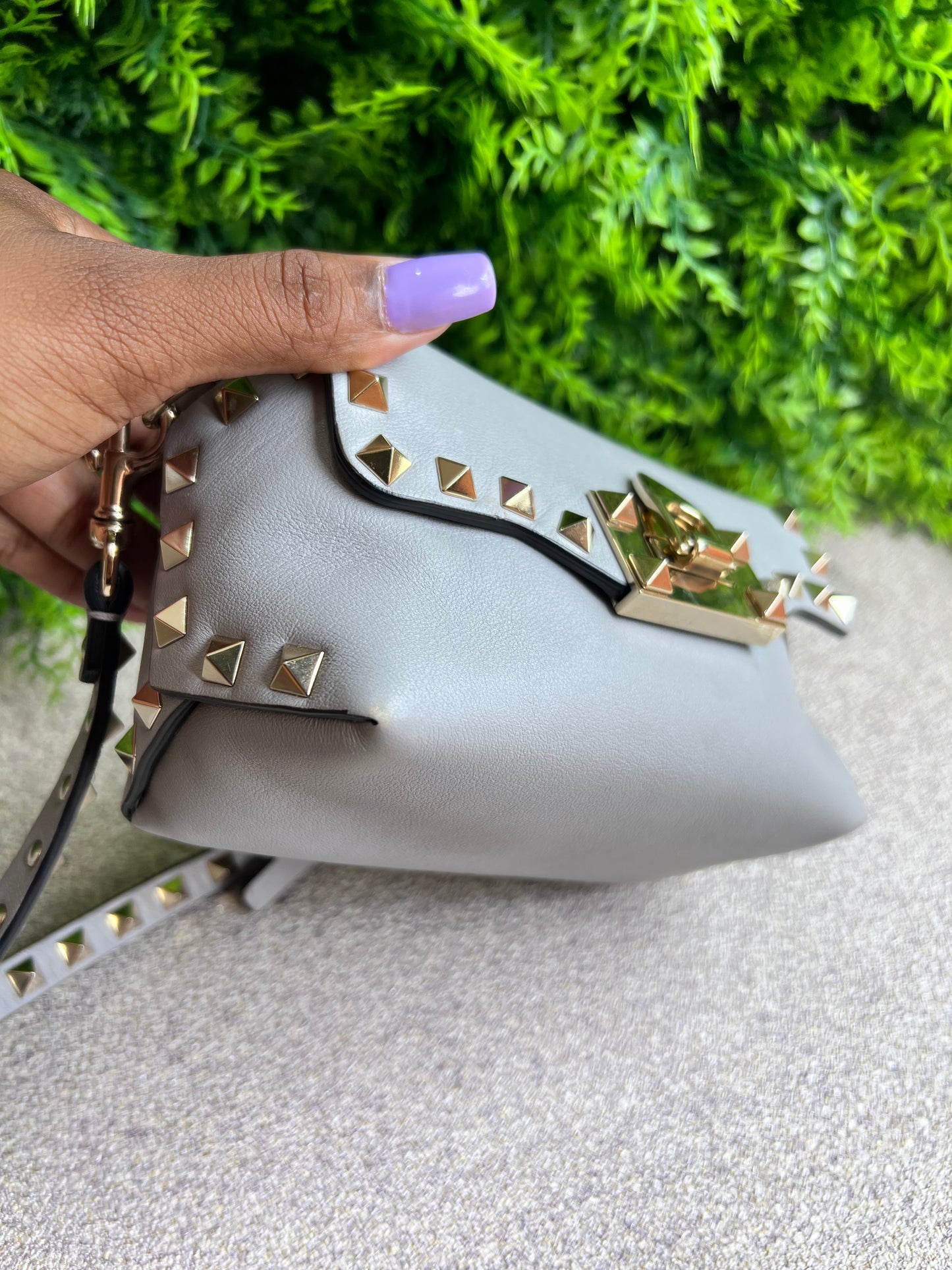 Valentino Garavani Rockstud Cinza