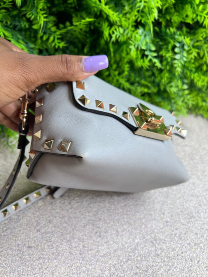 Valentino Garavani Rockstud Cinza