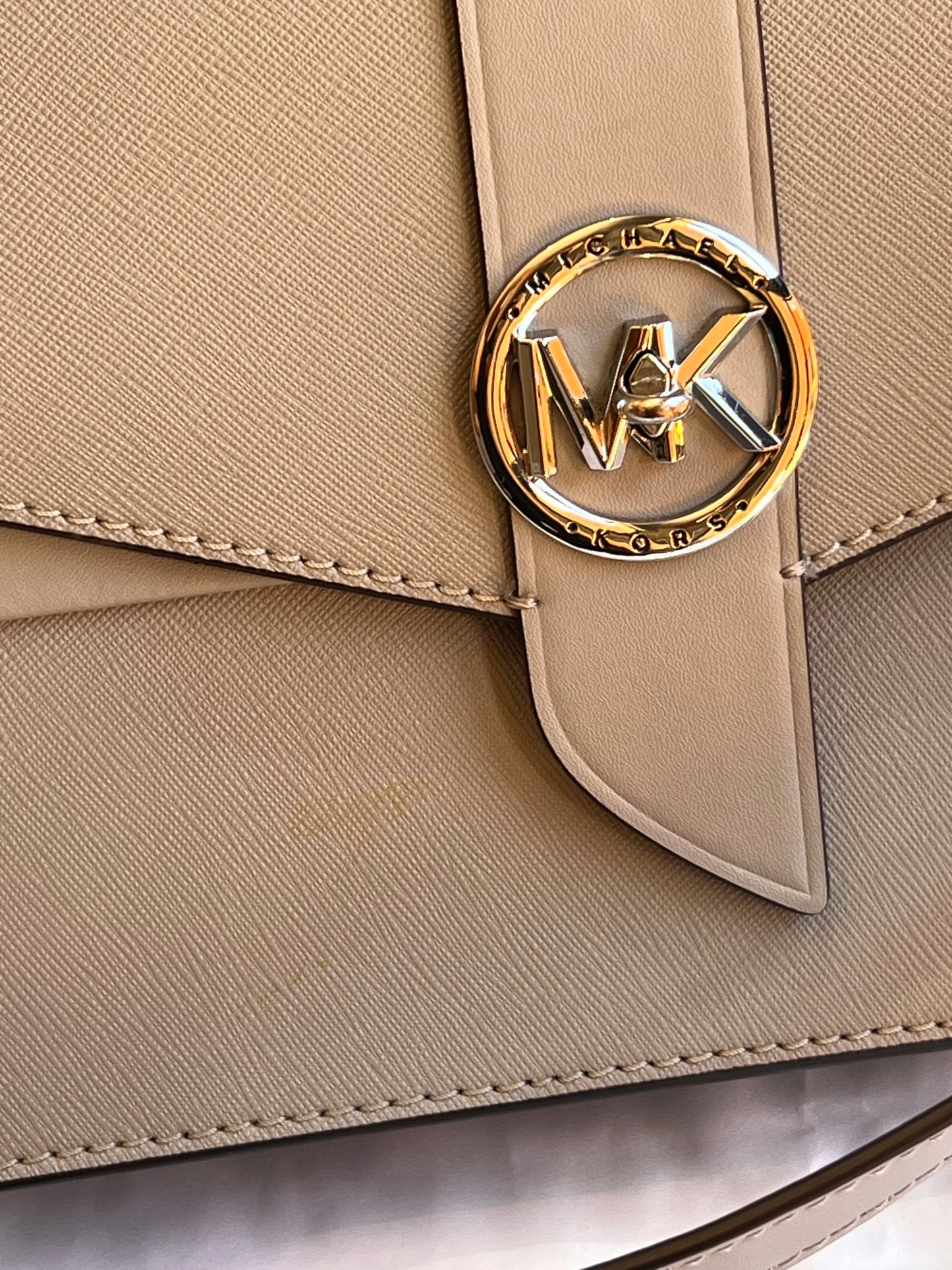 Michael Kors Greenwich em couro Saffiano