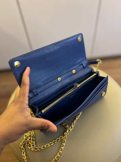 Prada Wallet on Chain Azul