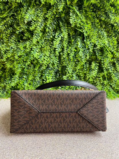 Michael Kors Monograma Lock